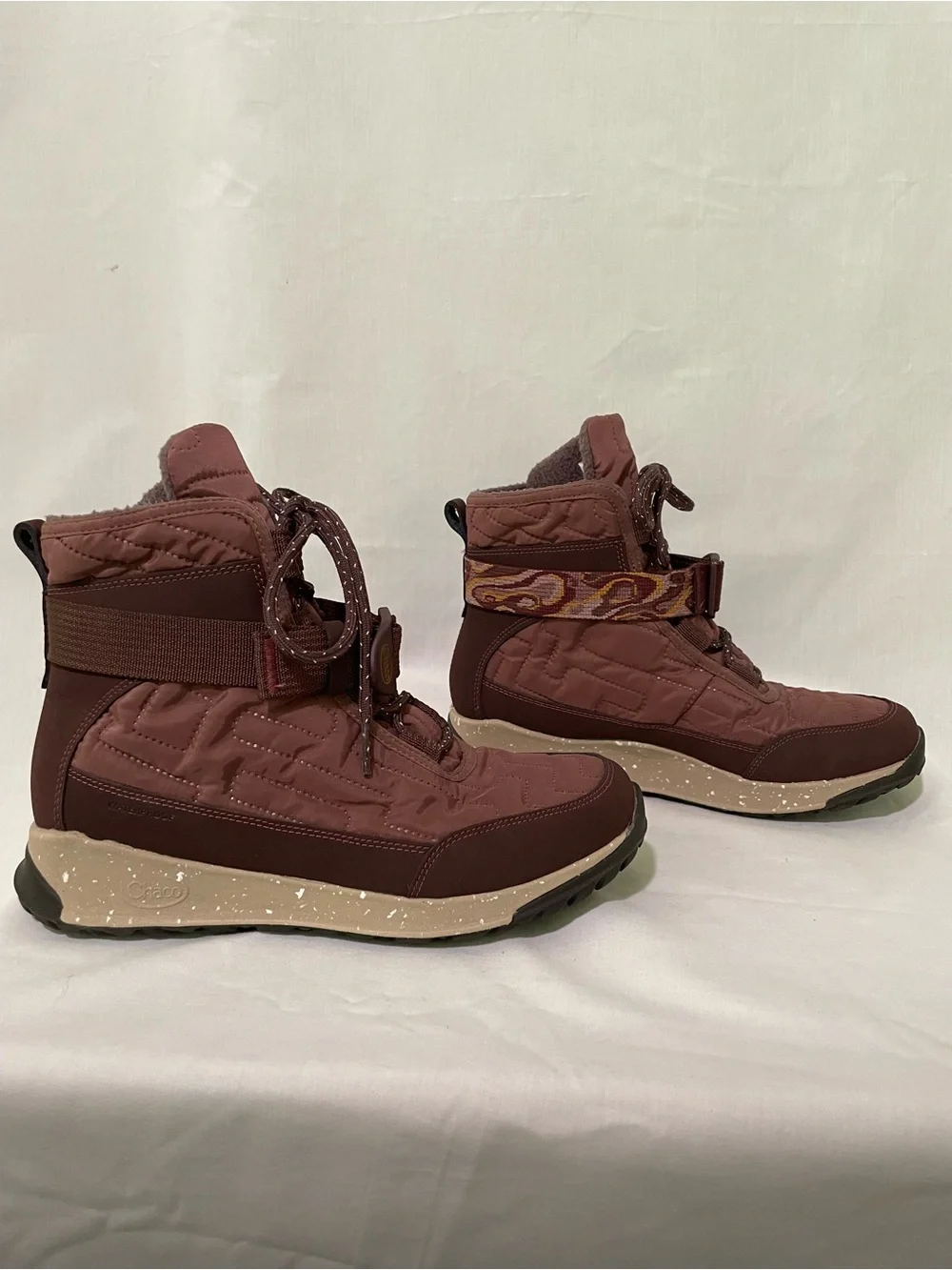 Chaco Borealis Women’s Burgundy Waterproof Winter Boots Size 7, EUR 38